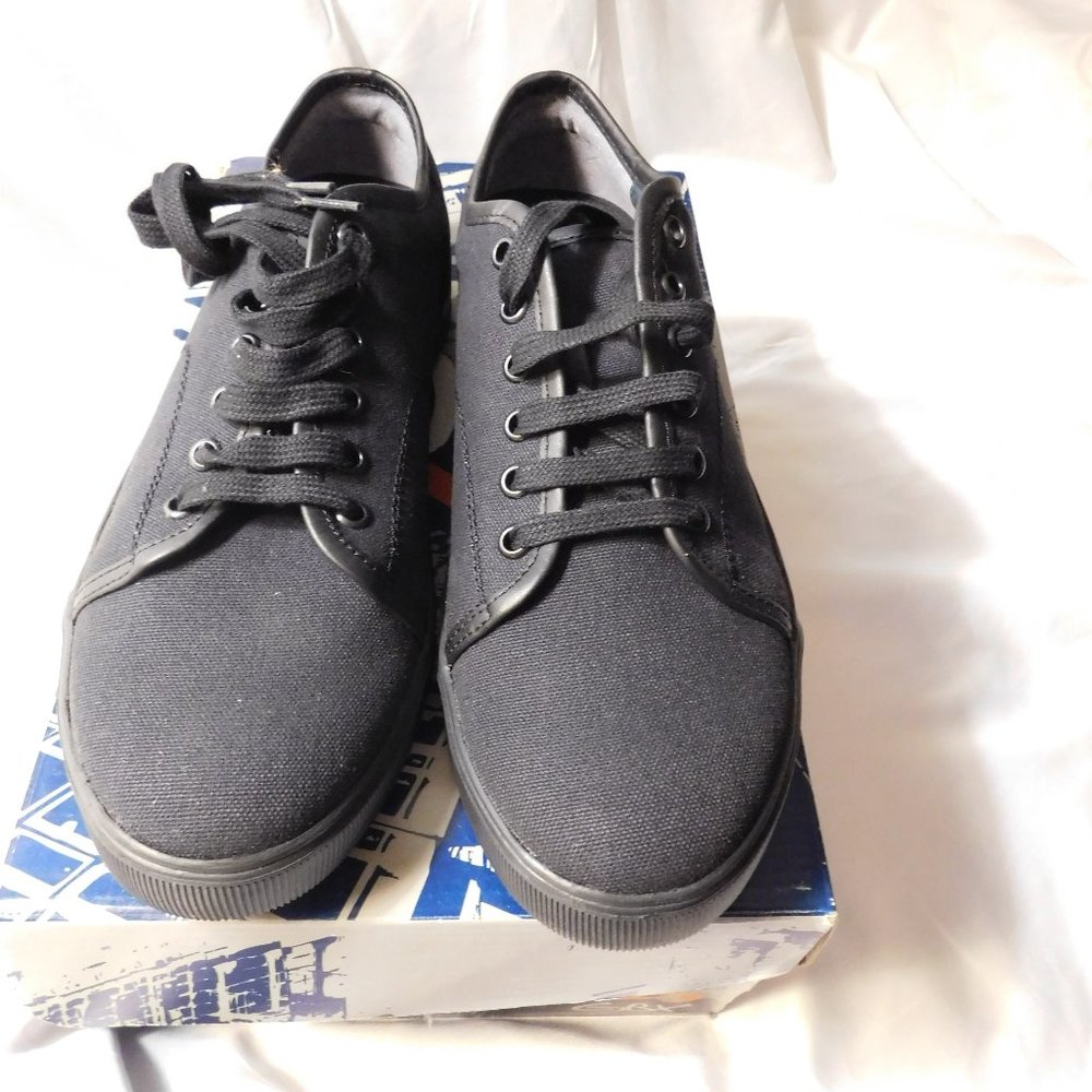 GBX Canvas Sneakers Oxford Grasso Size 9 NEW